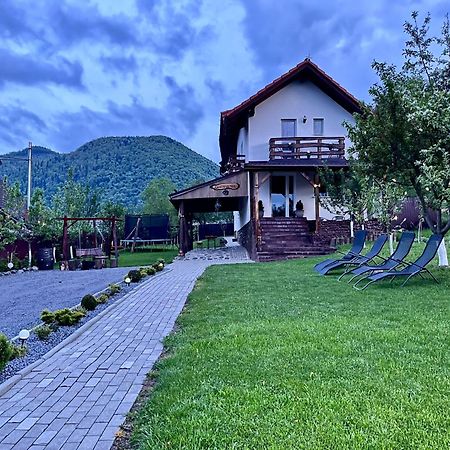 Casa De Sub Hora Villa Zărneşti Dış mekan fotoğraf